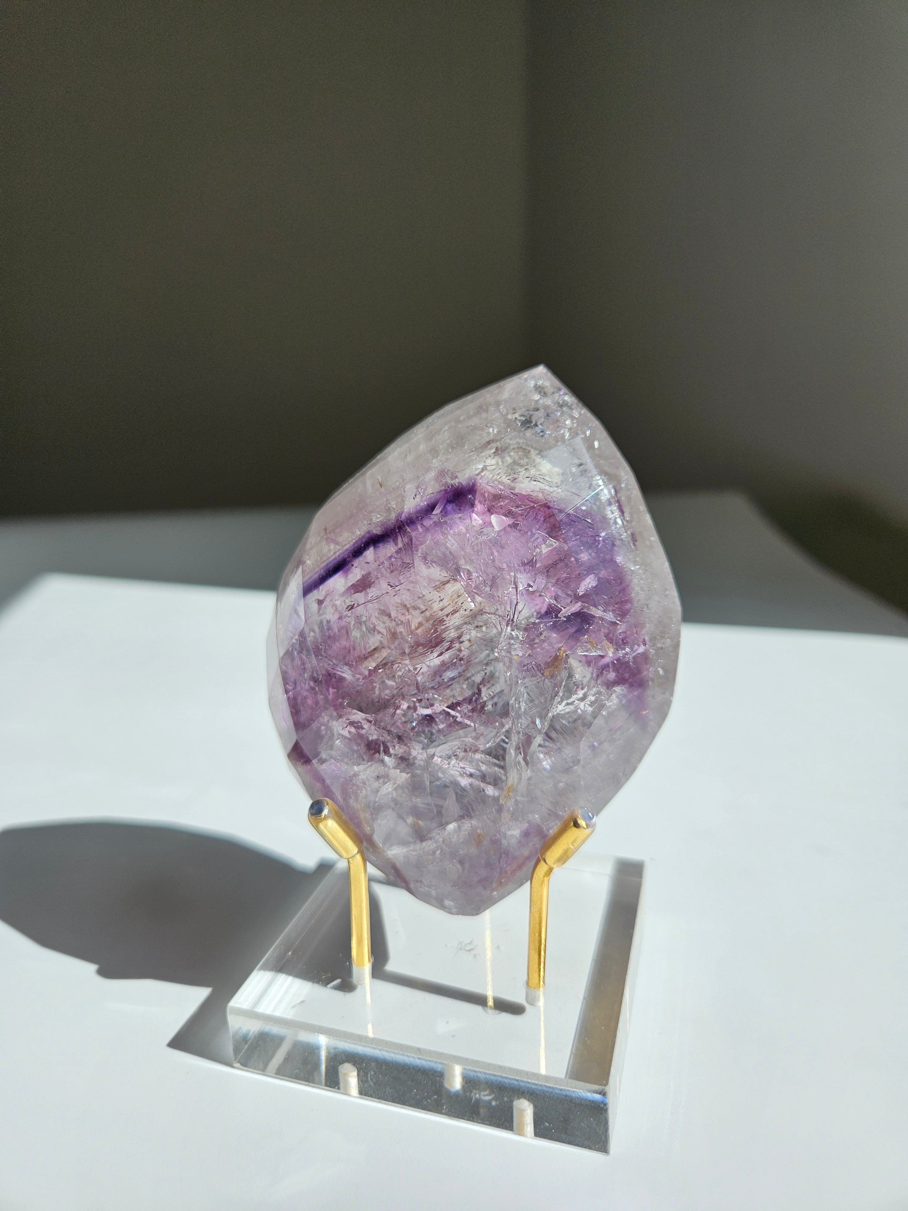 Amethyst Faceted 008