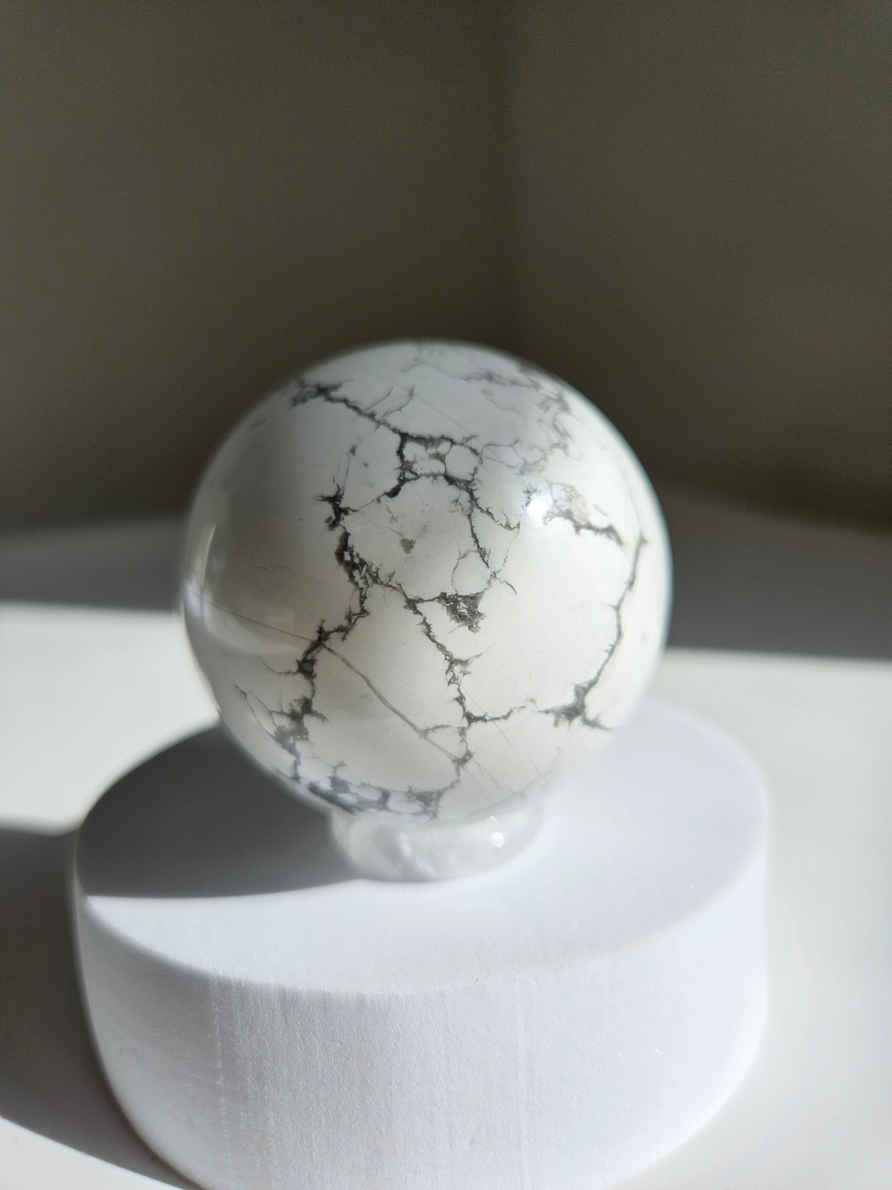 White Howlite Sphere 005