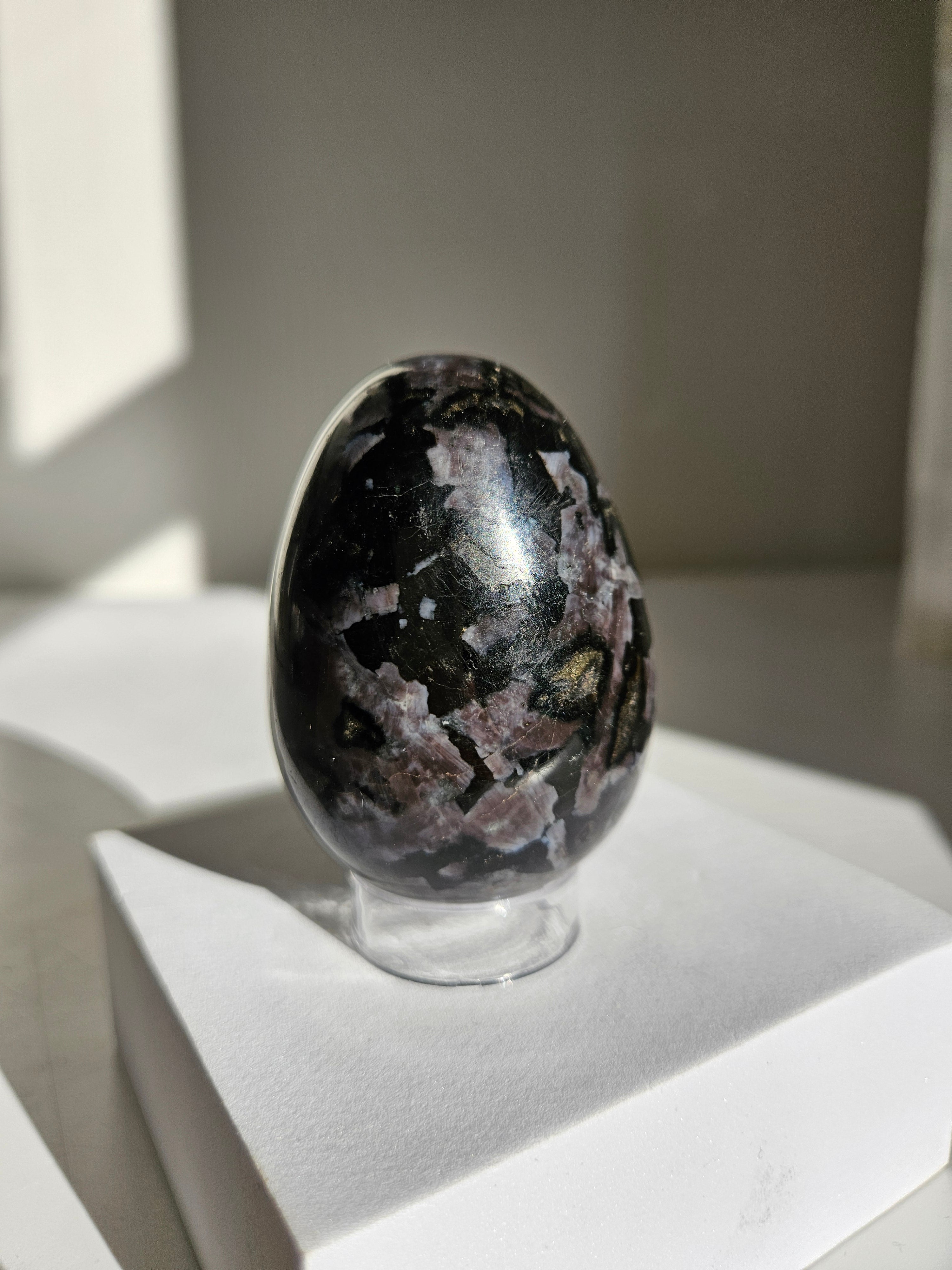 Indigo Gabbro Egg 002