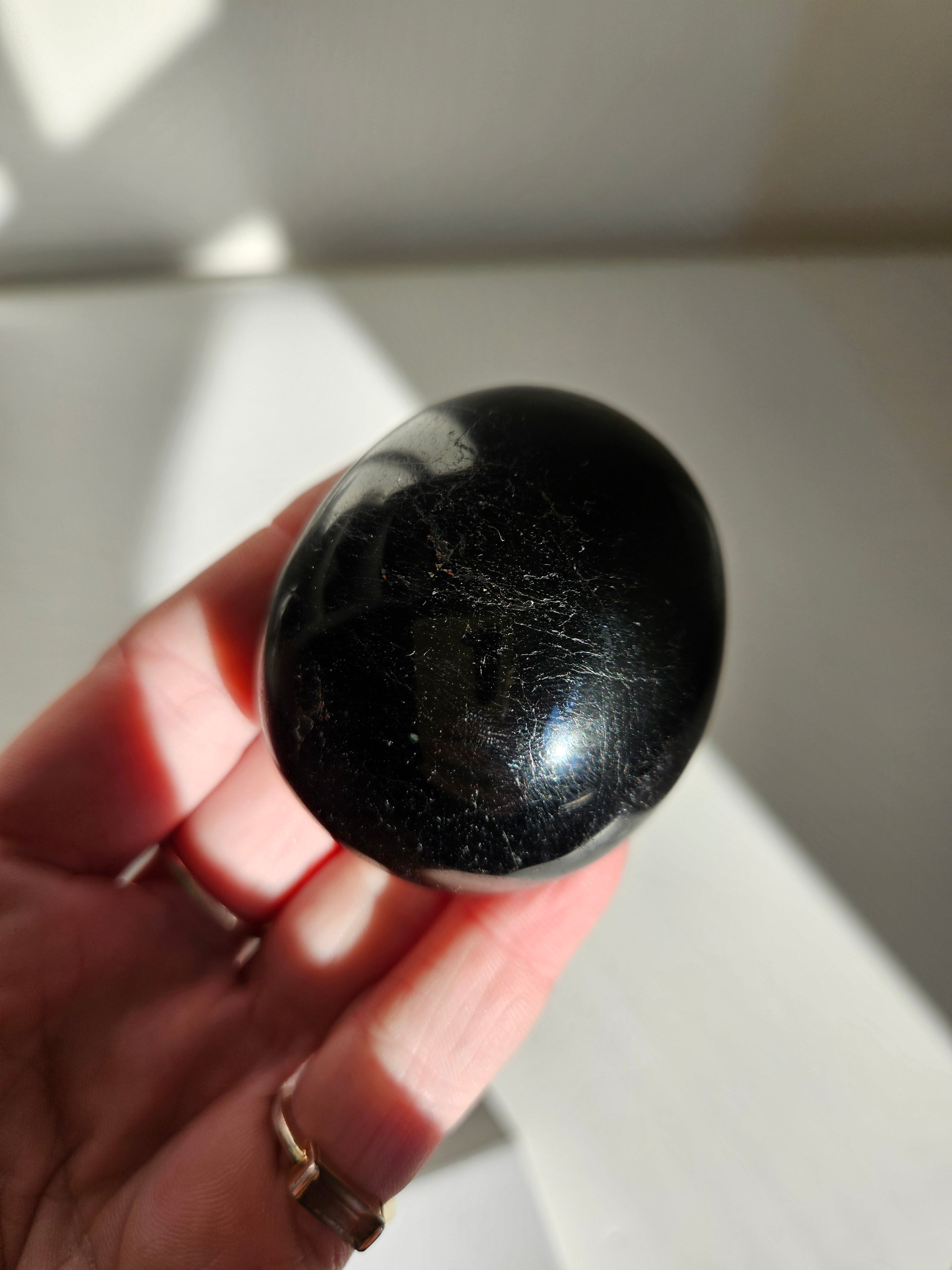 Black Tourmaline Palmstone 001