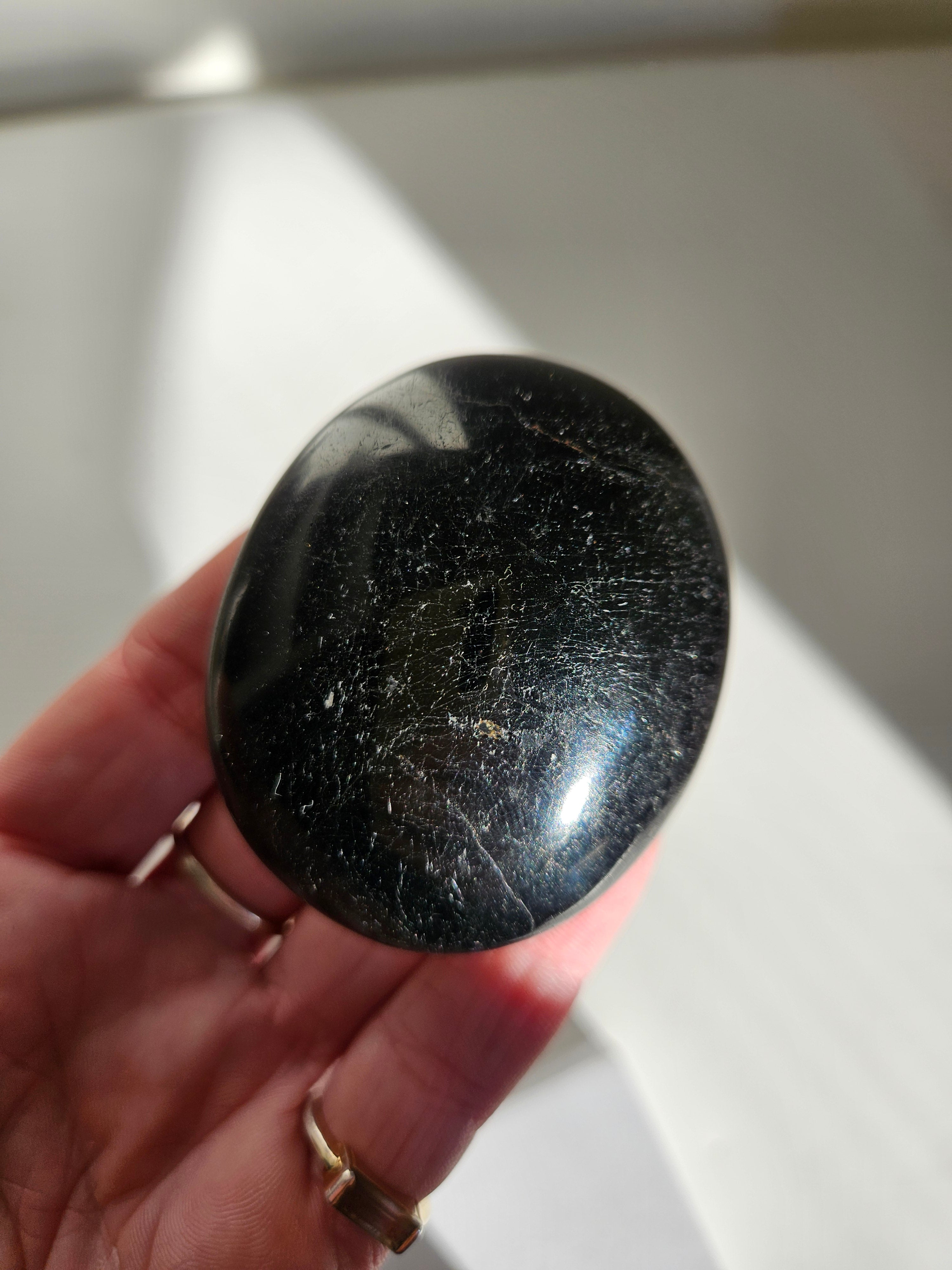 Black Tourmaline Palmstone 004