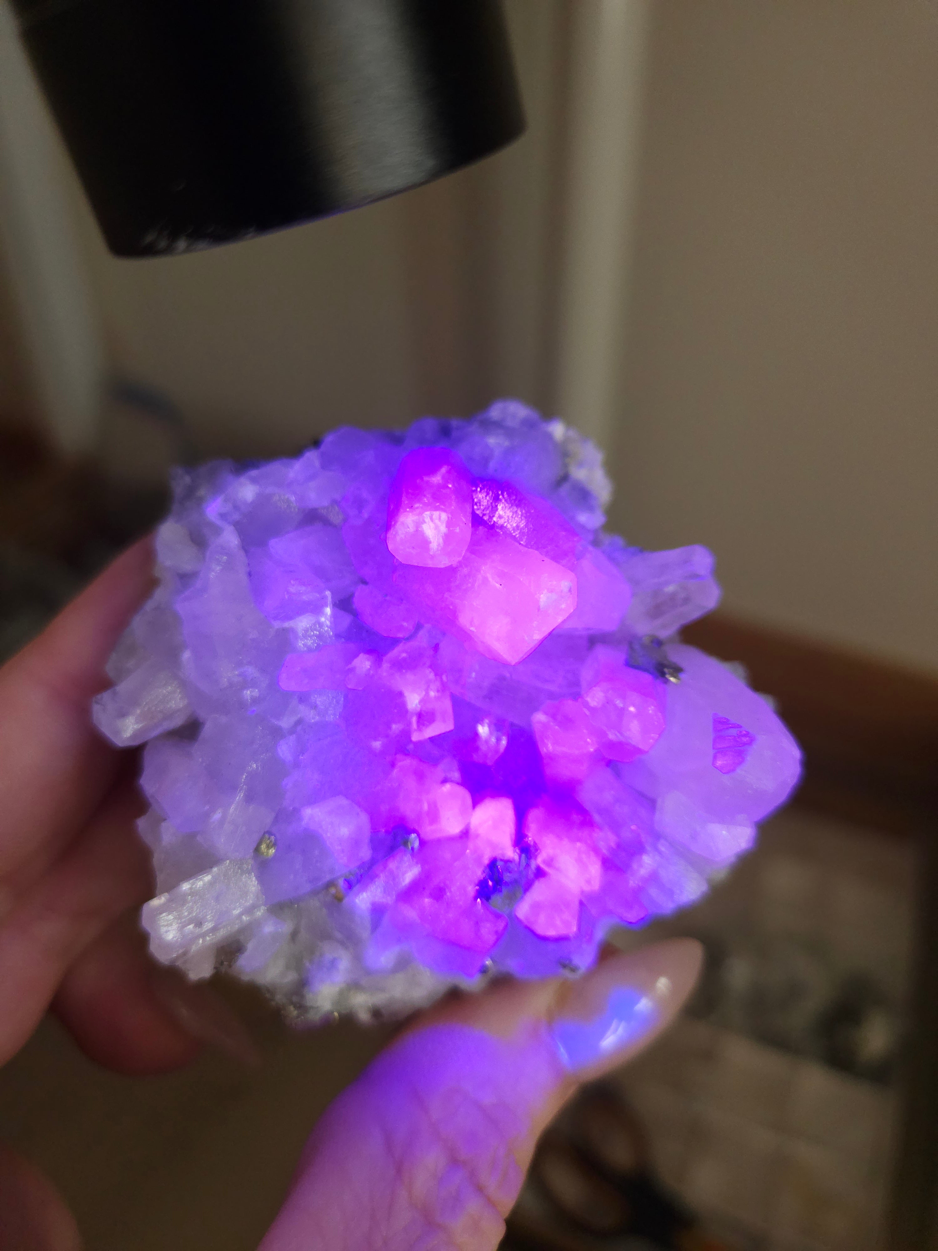 UV reactive Calcite x Pyrite 002