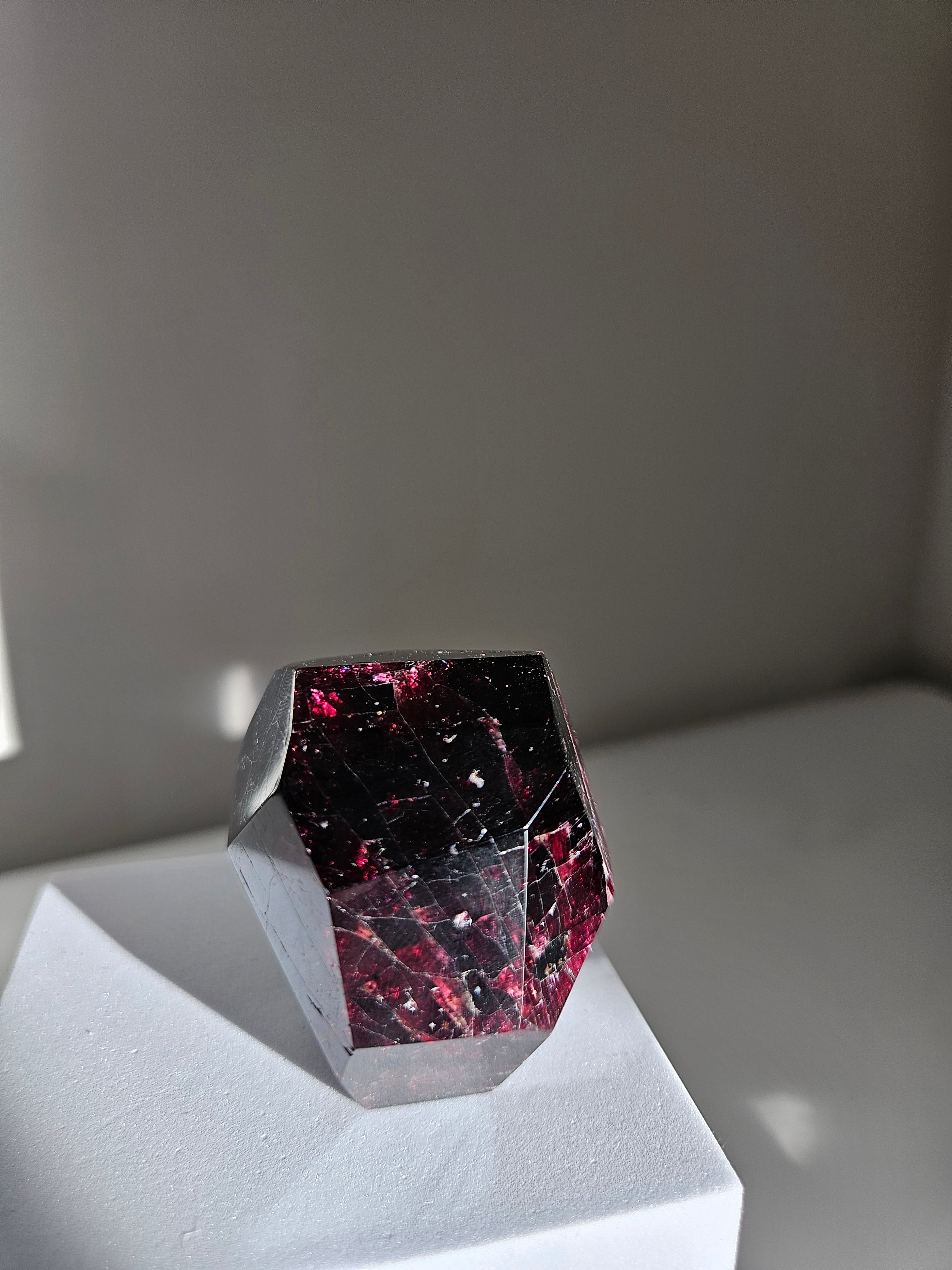 Garnet freeform 007