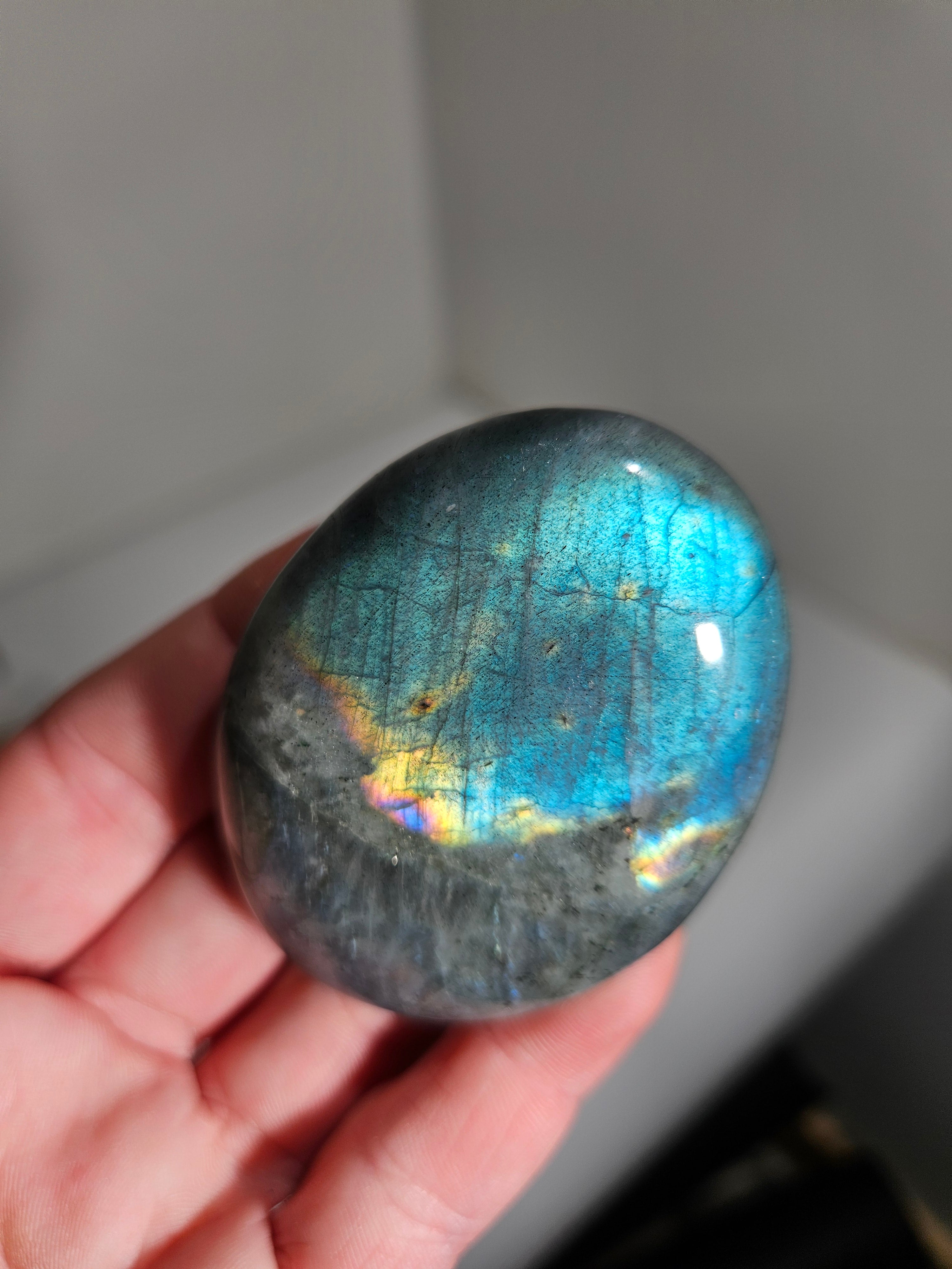 Labradorite Palmstone 004