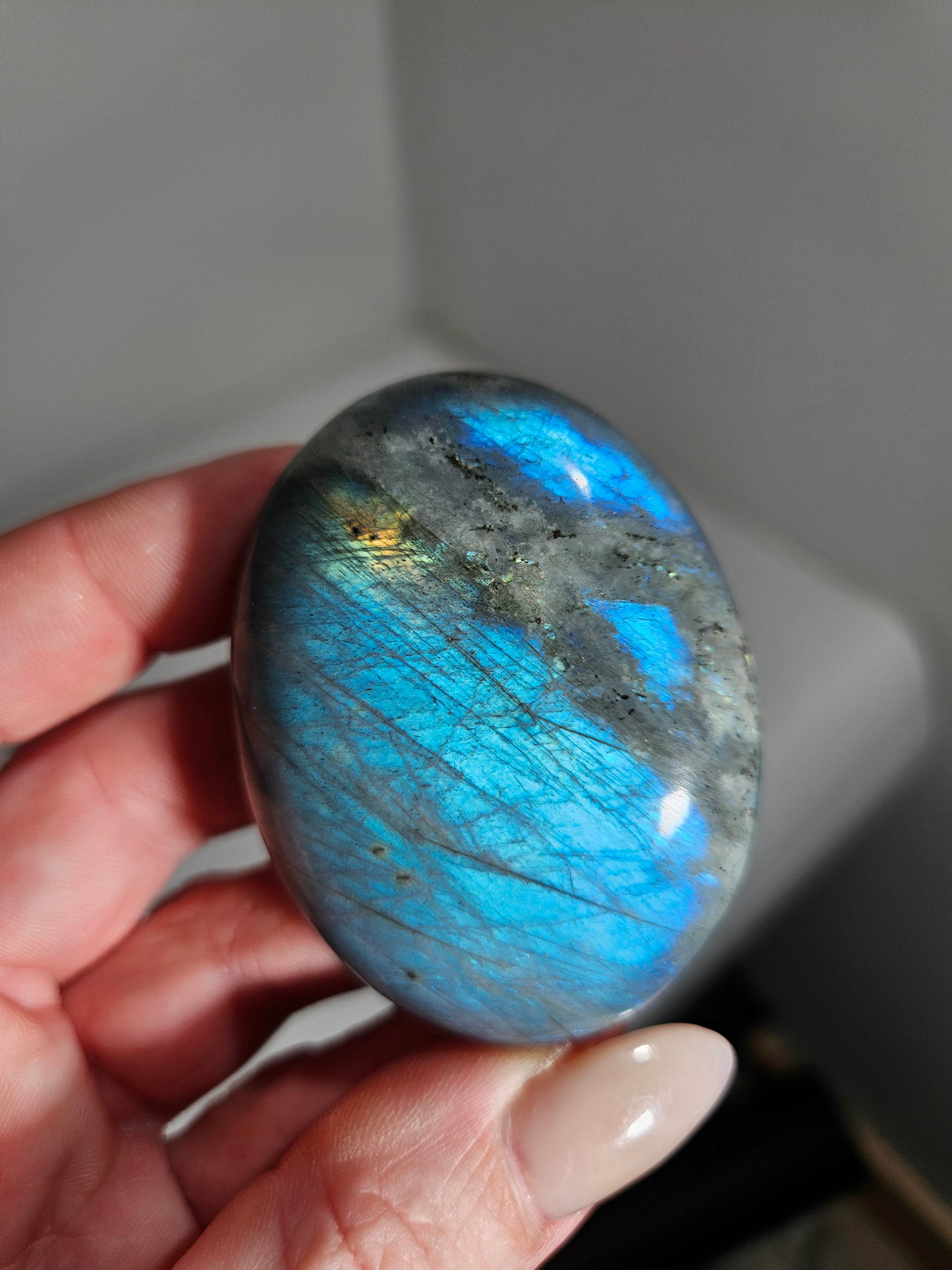 Labradorite Palmstone 005