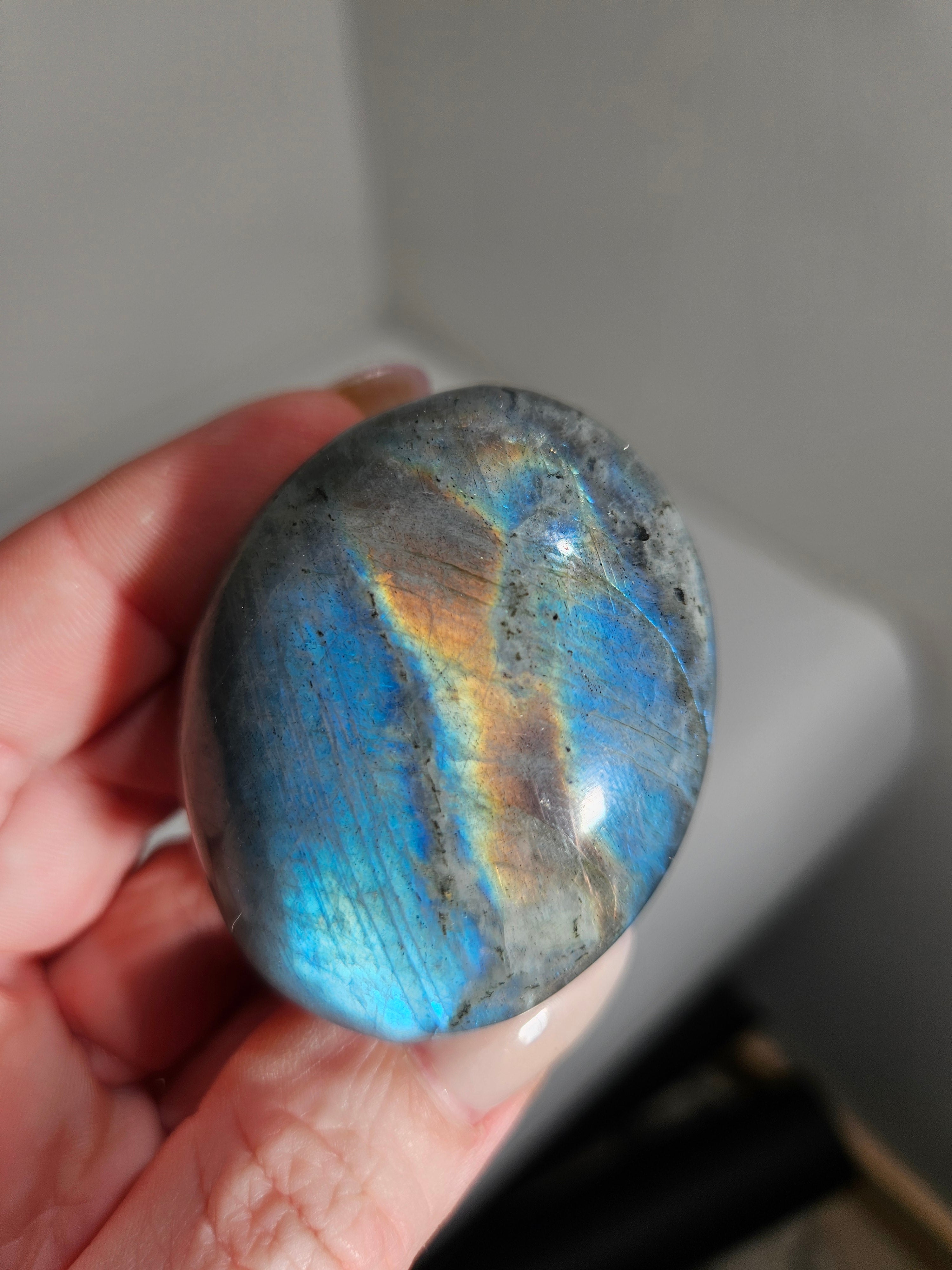 Labradorite Palmstone 006