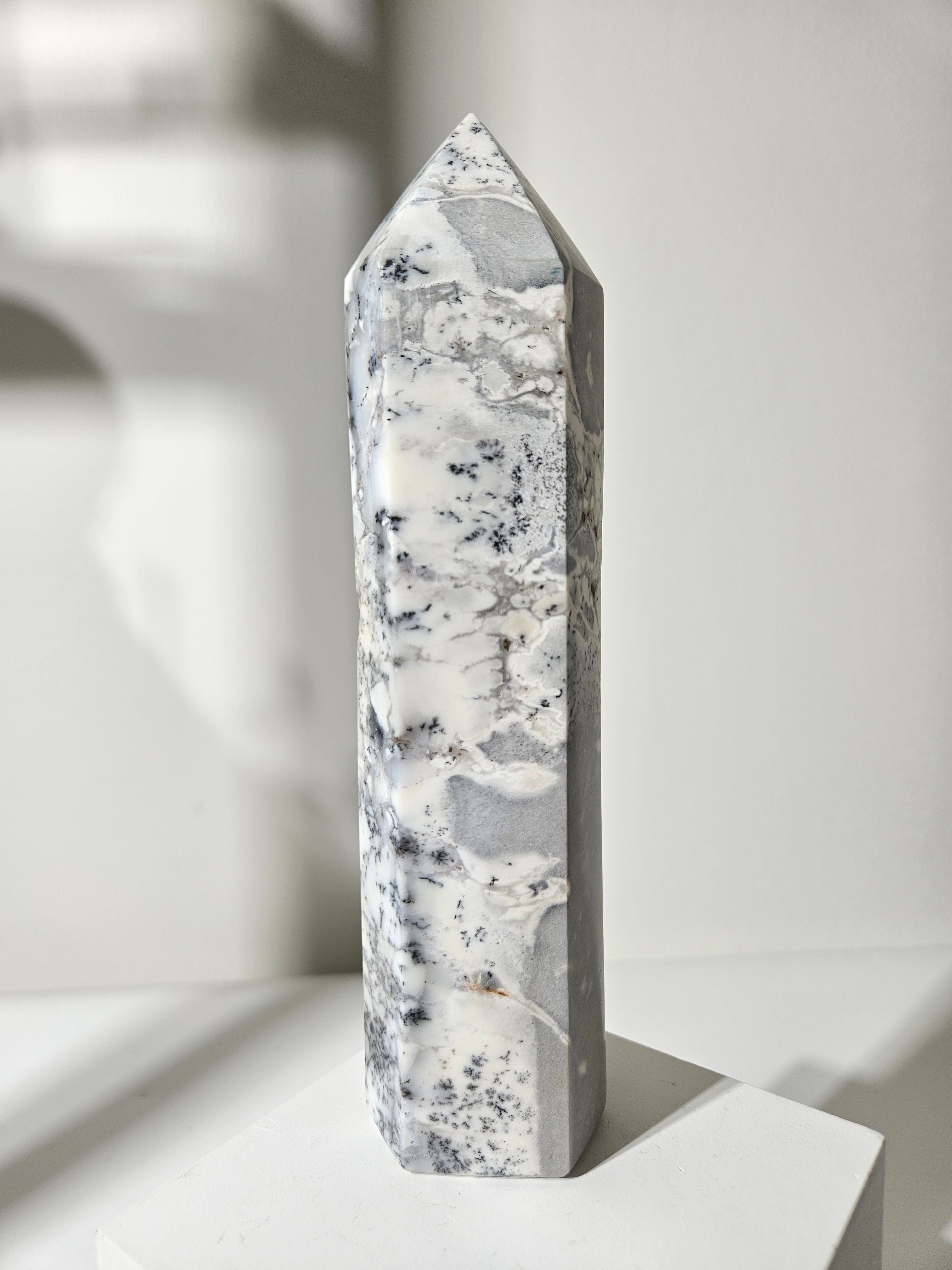 Dendritic Opal Tower 001